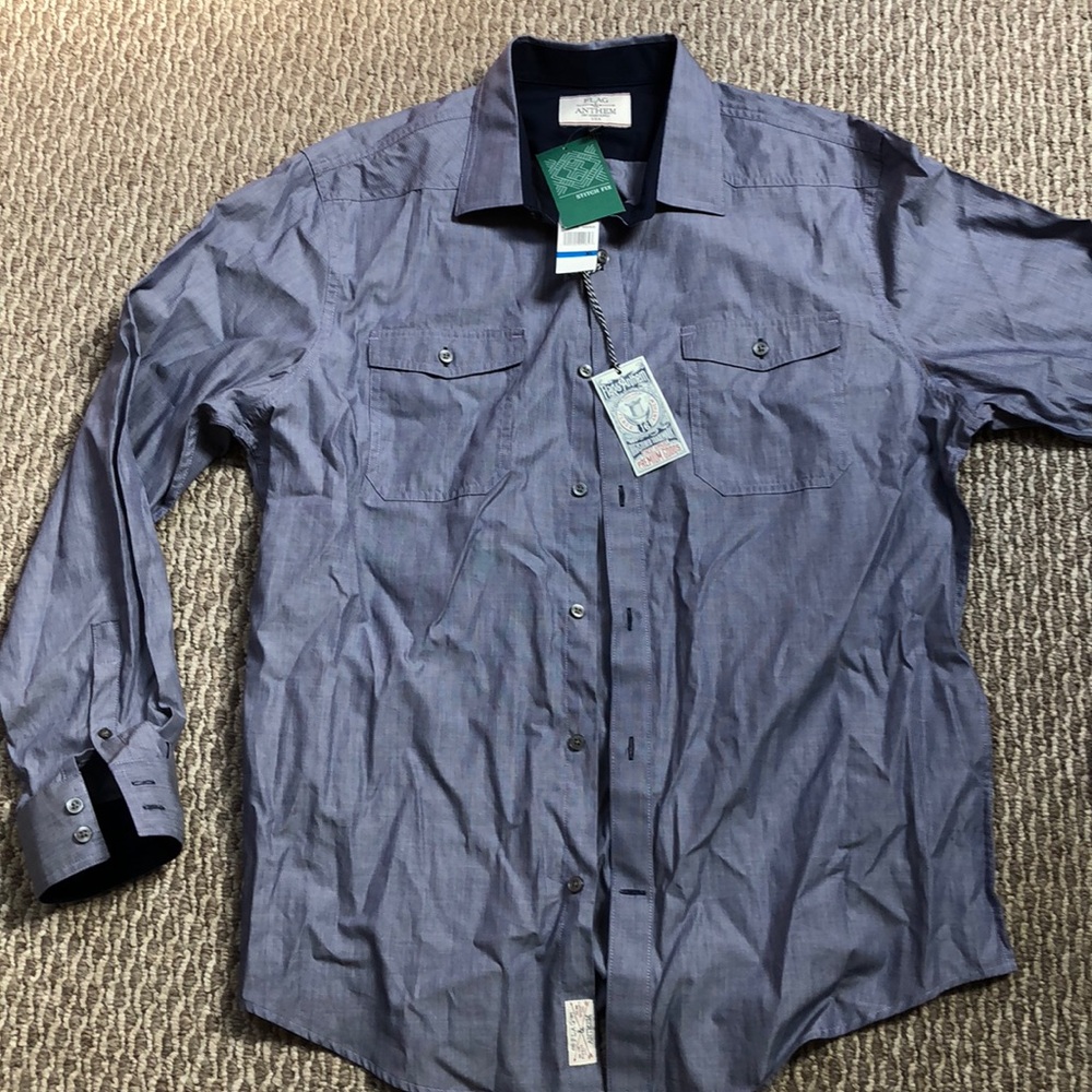 NWT Men’s Flag and Anthem shirt